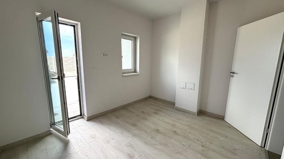 Apartament cu 3 camere la super pret, zona Mehala - Poză 4