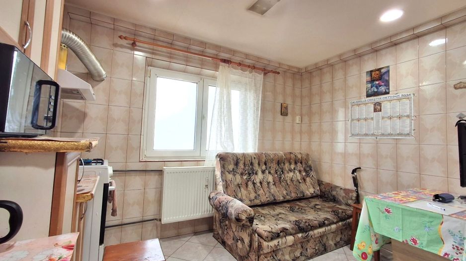 De Vanzare Apartament cu 3 camere  Mall Vitan imobil constr 1985-1990 - Poză 12