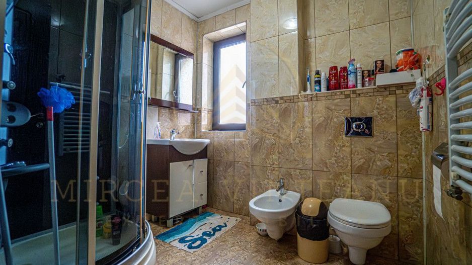 Casă Palazu Mare | Ideală pentru familie extinsă sau activitate mixta - Poză 10