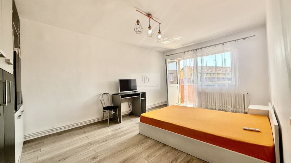 Apartament de inchiriat cu 3 camere decomandate-in Cartier Marasti - Poză 4