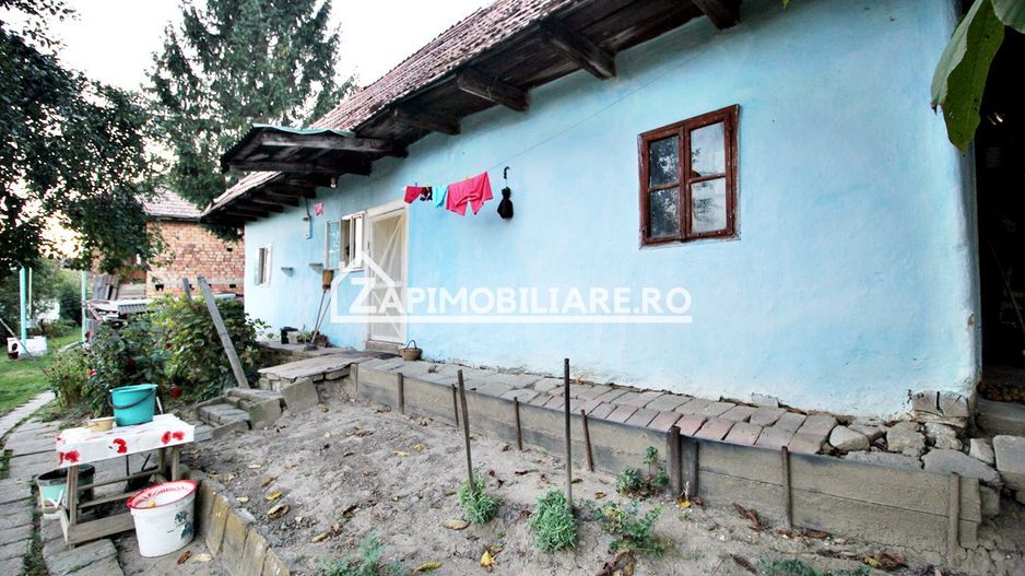 De vanzare 2 case cu 4.900 mp teren, Livezeni 0% comision - Poză 8