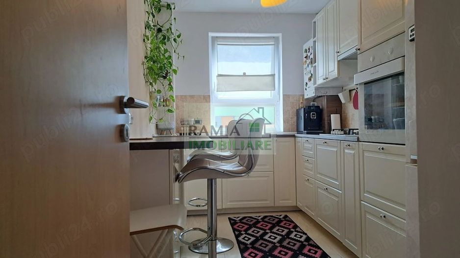 Apartament 3 camere cu loc de parcare , Tractorul - Poză 1