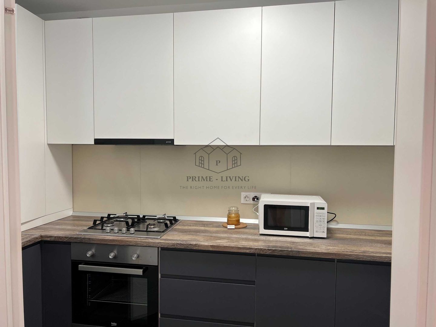 VILA COCHETA CU 4 CAMERE LA INCHIRIERE IN COMPLEX - Poză 2