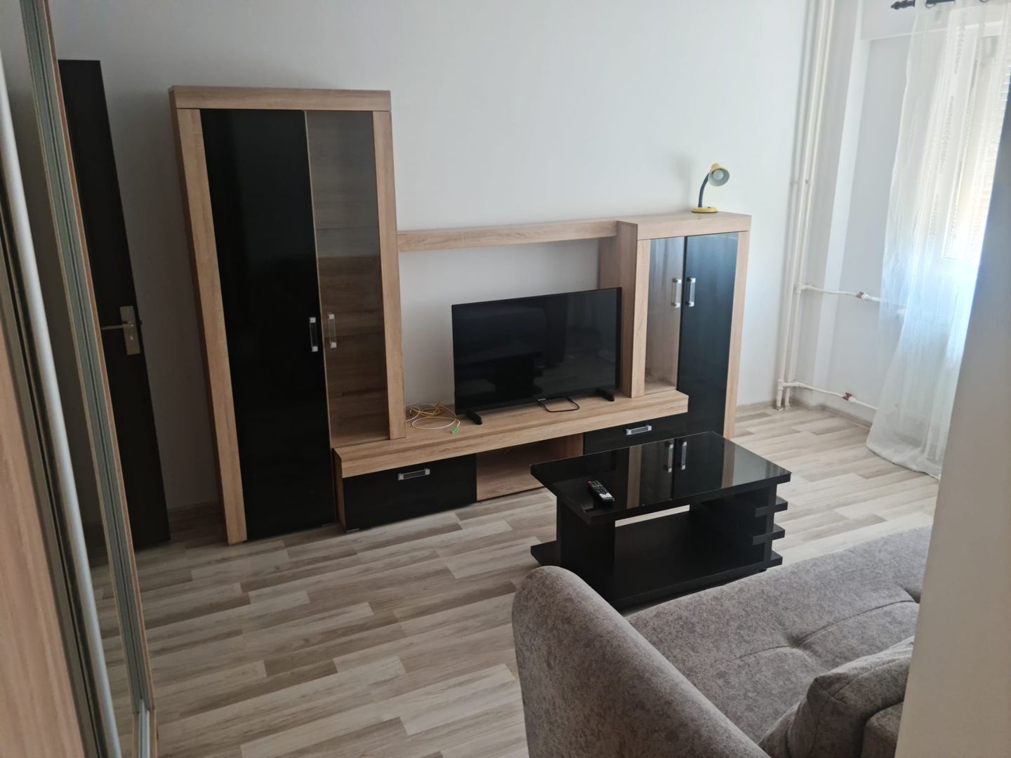 Apartament 2 camere renovat, mobilat complet, Piața Victoriei - Poză 1