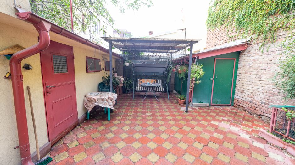 Casa de vanzare, 138 mpu, 244 teren, curte, garaj, Cartierul Domenii - Poză 28