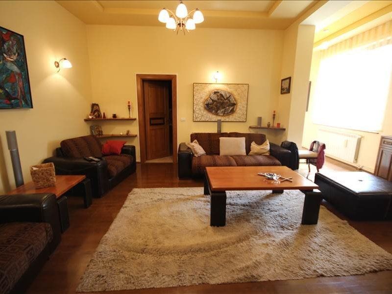 Vila frumoasa de vanzare in zona Balcescu! - Poză 1