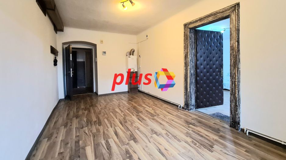 Spatiu birouri de vânzare Brasov - 55 mp  # Plus - Imo. ro - Poză 1