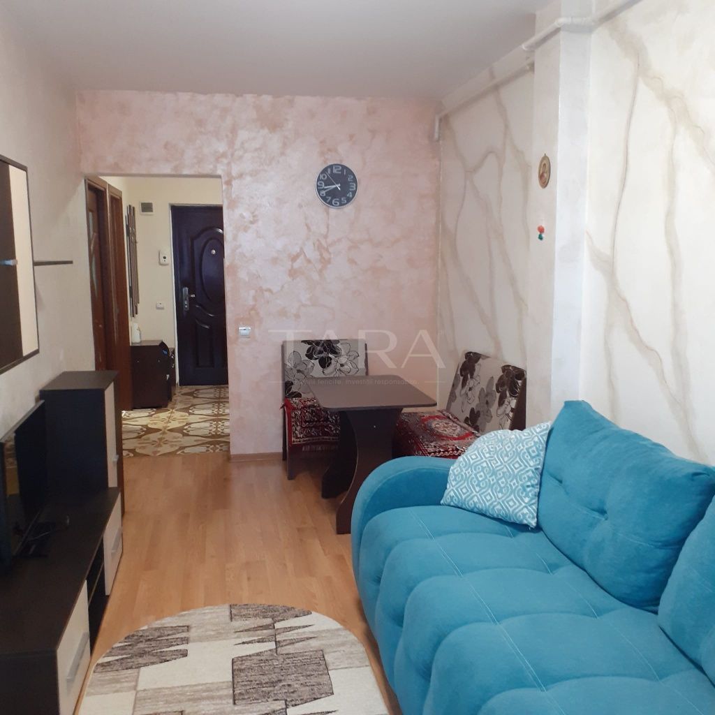 Apartament 2 camere, balcon închis, etaj 1, parcare inclusă. - Poză 1