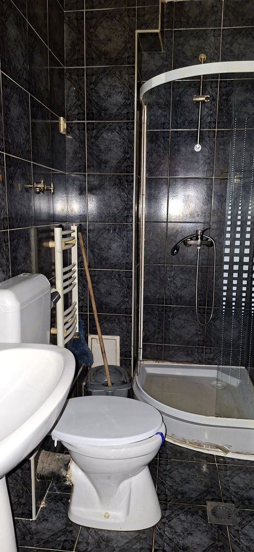 Apartament cu 3 camere - zona semicentrala - Poză 8