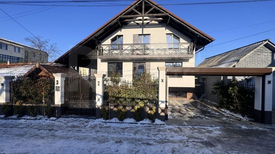 Vânzare, casă, 3 nivele, 6 camere, str. Mihail Sadoveanu, Strășeni - Poză 1