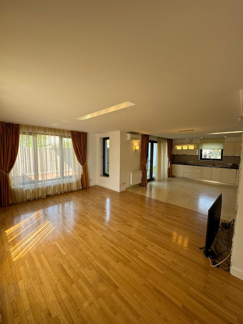 Oxford Gardens | Vila | LUX | 5 camere | Curte | - Poză 9