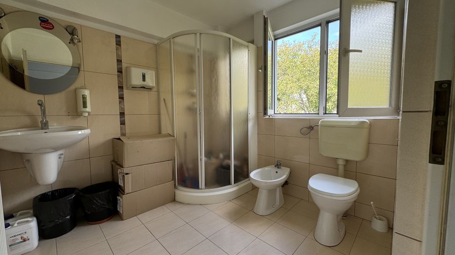 Clădire Multifuncțională de Vânzare în Târgu Mureș, Zona Gării - Poză 29