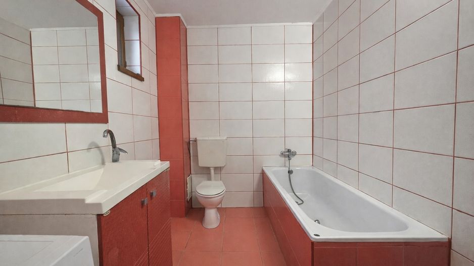 Casă cu 5 camere de vânzare in Lumina Constanta - Poză 7