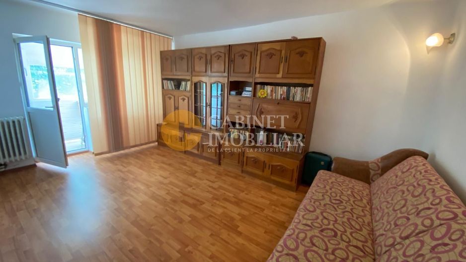 Galata - 2 Camere Decomndat - Etaj 2 - Bloc 1980 - Poză 2