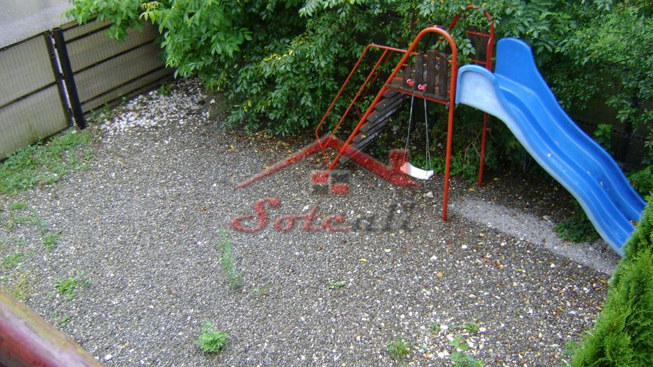 Pensiune de vanzare P+E Busteni - central - Poză 43