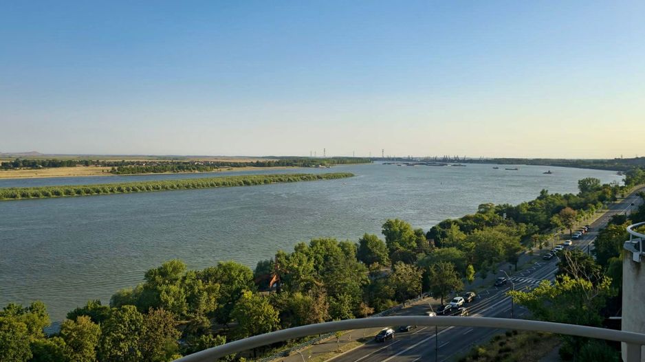 Exclusivitate - Apartament 3 camere, 92 mp - Faleza Dunarii - Poză 1