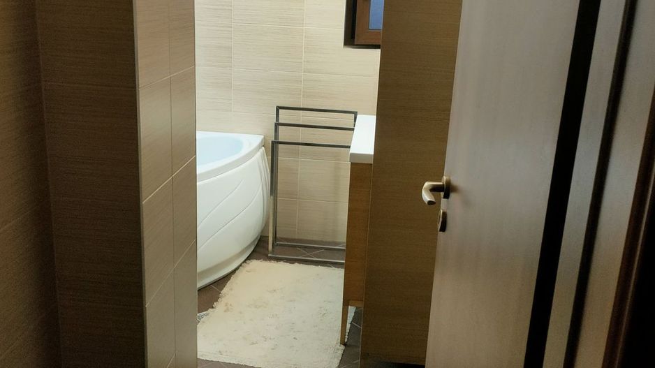 Apartament 3 camere, terasă, balcon închis, parcare - Poză 9
