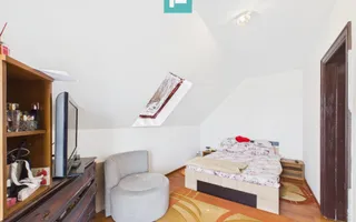 Casă cu mansardă, teren 410 mp - Poză 18