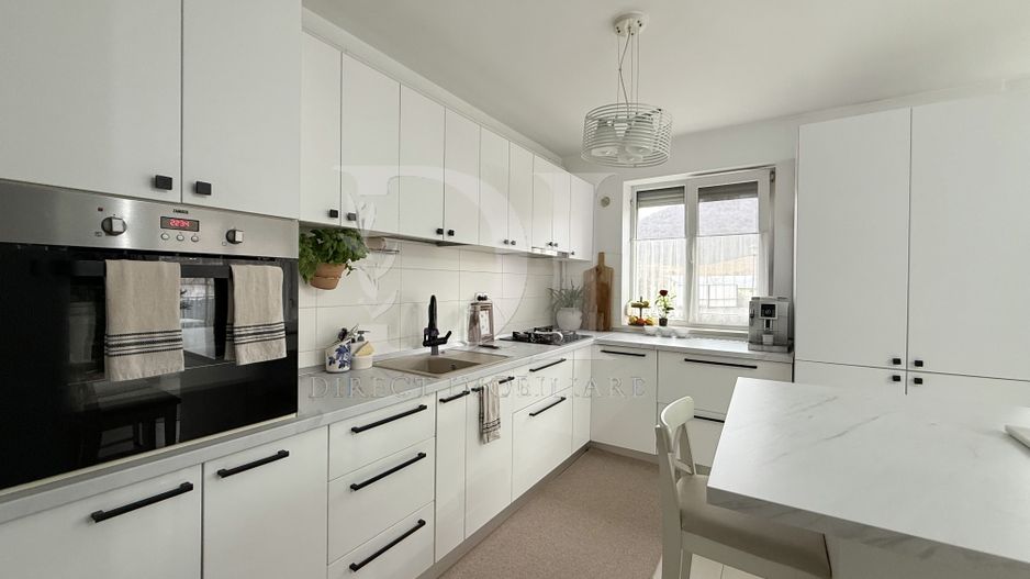 Apartament la cheie / etaj intermediar / Zona Florilor - Poză 1