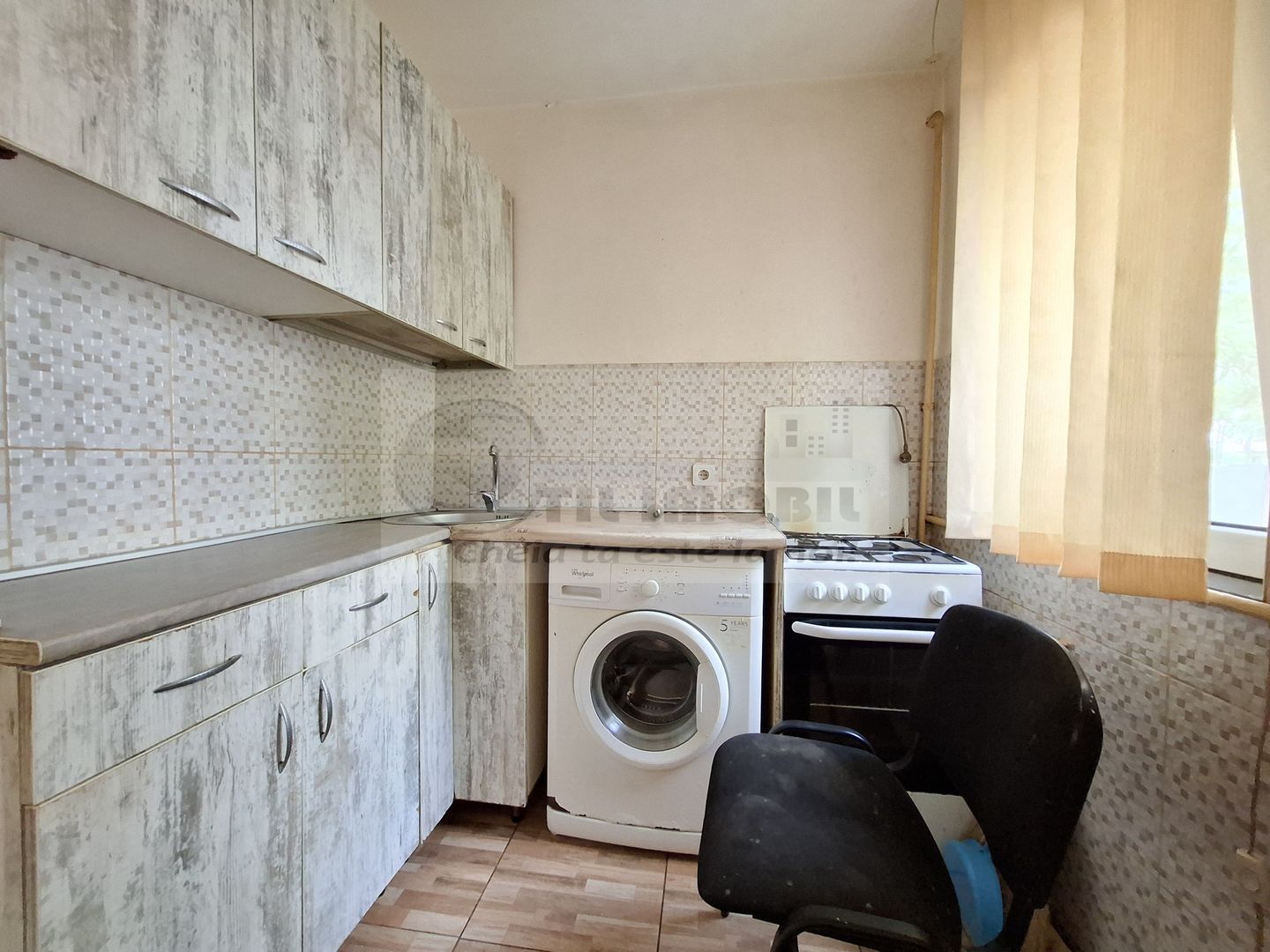 Liber, apartament 2 camere Podu Ros Cantemir, bloc fara risc - Poză 2