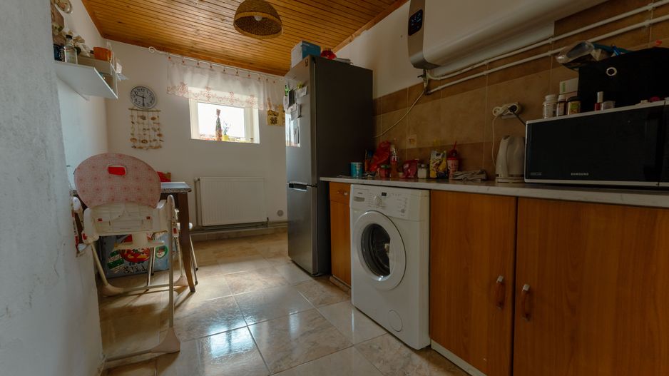 Casă cu teren 3332mp în Bătania - Poză 12