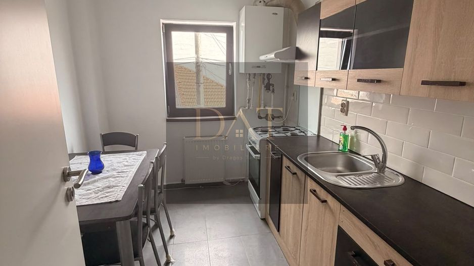 Apartament, 2 camere decomandate, parcare subterana, zona Traian Vuia - Poză 5