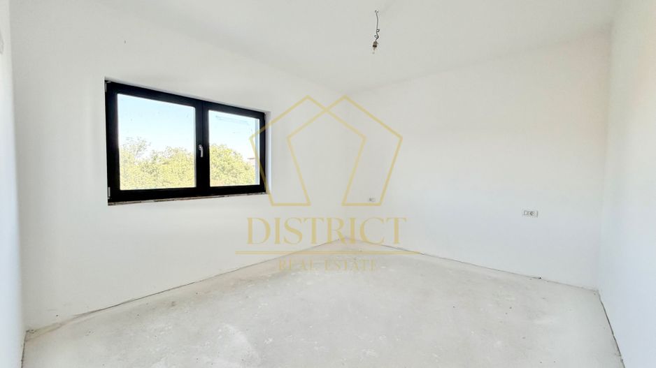 Duplex-uri cu 4 camere, 3 bai si perete coumn dublu in Chisoda, la asfalt. - Poză 17