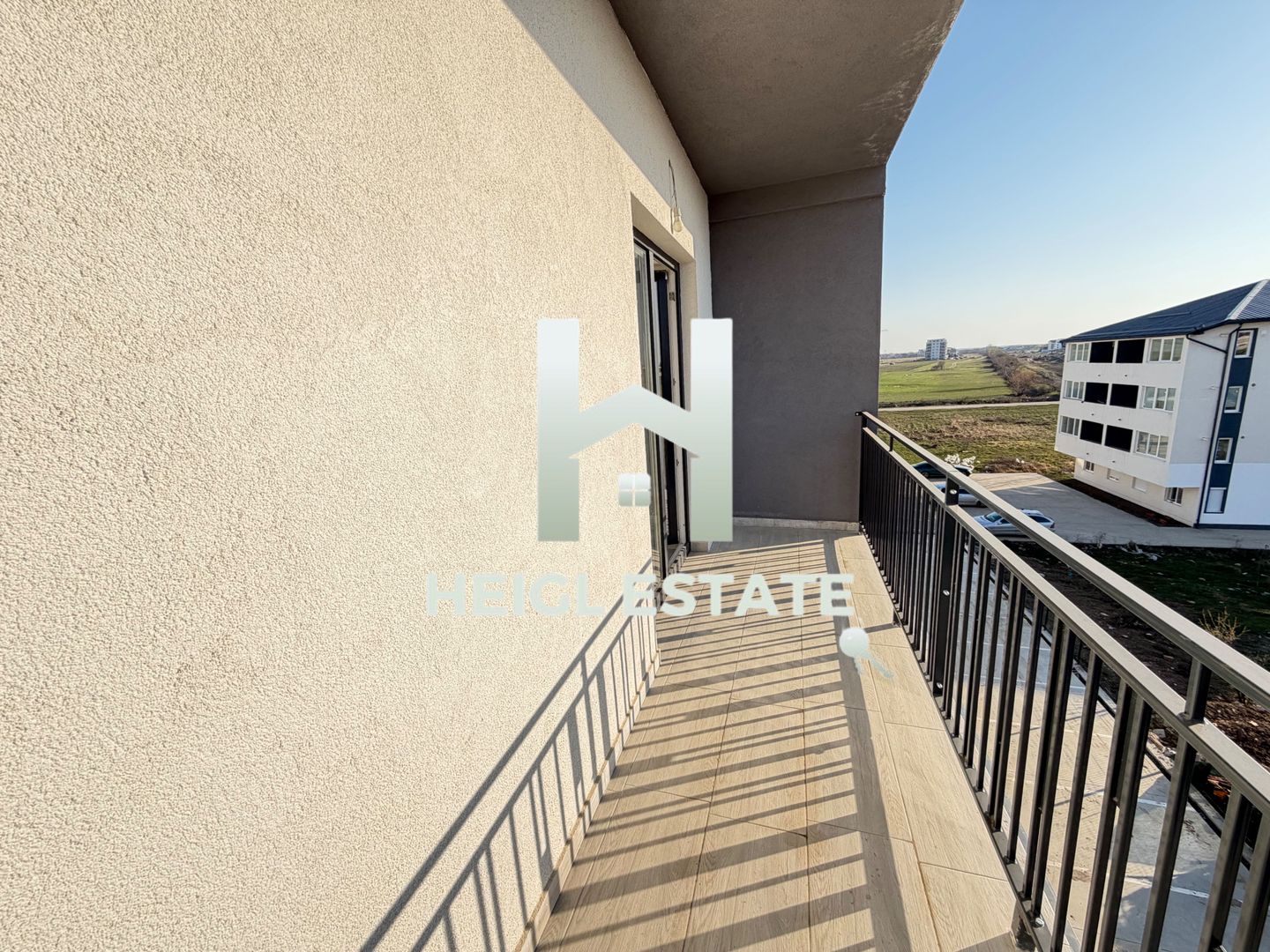 Apartament cu 2 camere si 45 mp terasa in zona Braytim - Poză 10