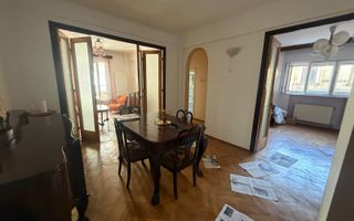 Apartament cu 4 camere în zona Universitate – proprietate cu istorie - Poză 3