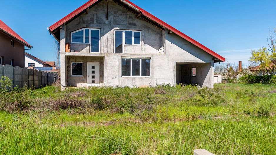 🏡 Casă P+1 la gri | 239 mp construiți | Călugareni -14 km de Arad - Poză 1