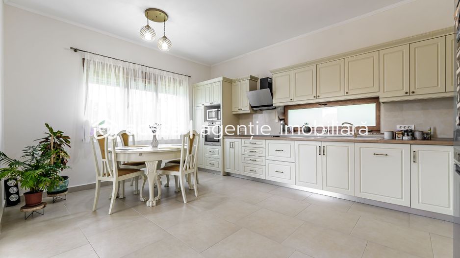 Vilă nouă superbă tip mediteranean, zona Tabacovici - Poză 9