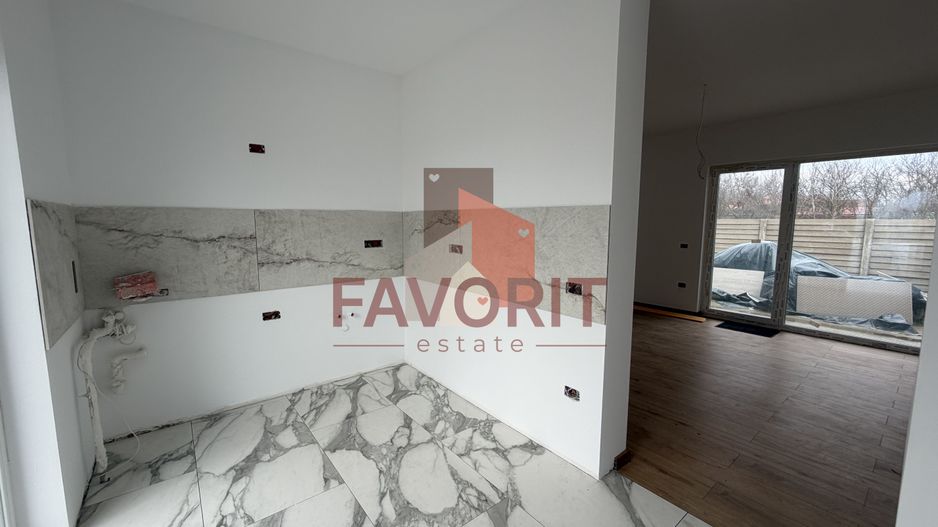 Finisat la cheie. Bucatarie inchisa. Acces asfaltat - Poză 12