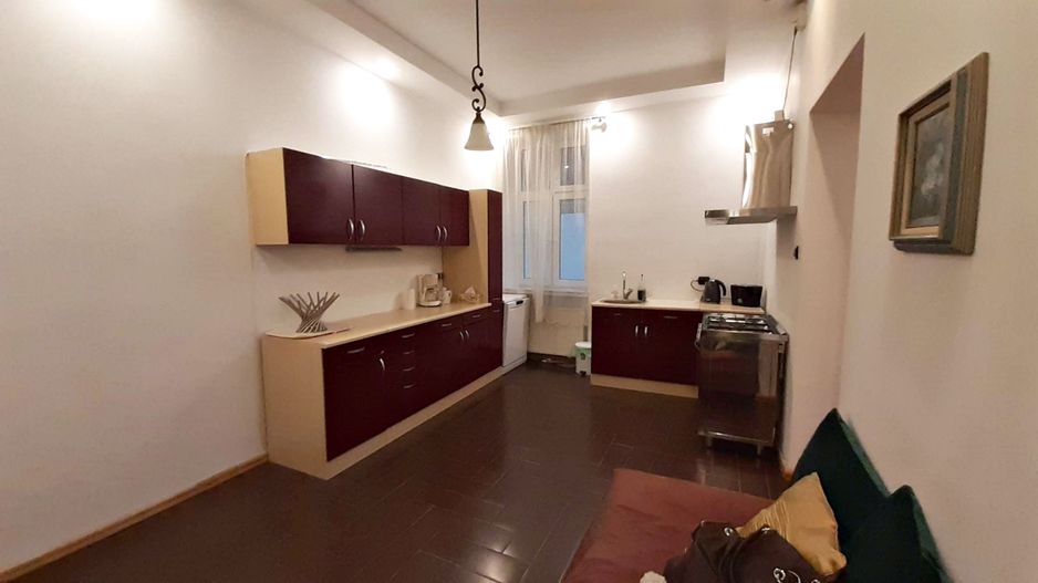 Apartament  deosebit-Piata Unirii,  apartament in casa  4 camere, 2 bai. - Poză 18