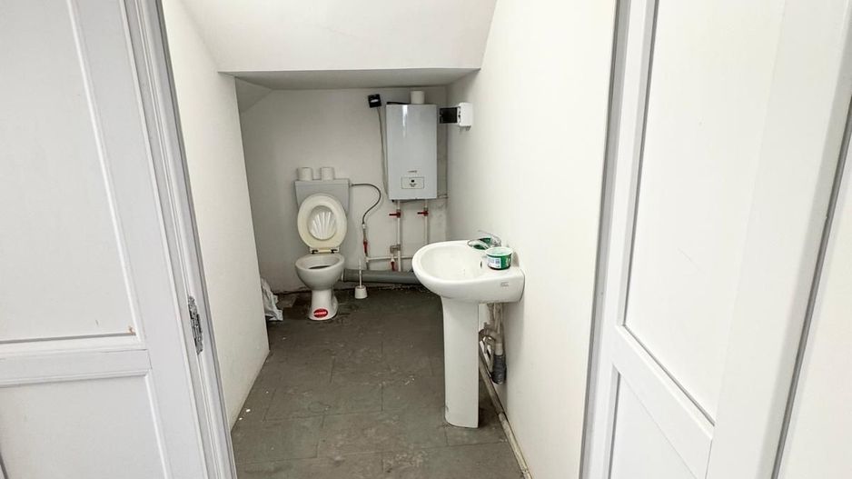 Închiriere spațiu comercial - Satul Remus, lângă rondul spre Cetatea - Poză 3