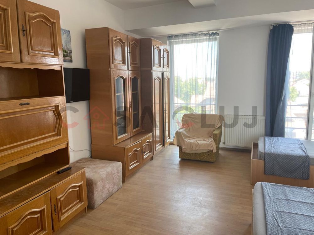 Apartament 3 camere - Poză 1