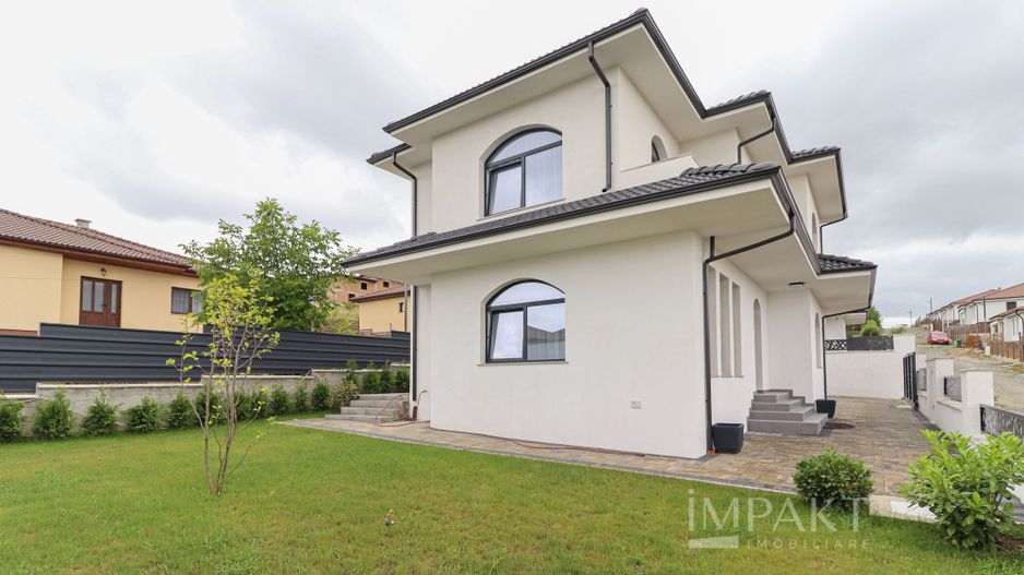 Casa superba de vanzare, situata intr-o zona aerisita a Dezmirului! - Poză 7