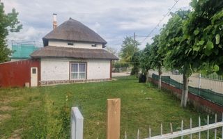 Casă locuibilă și service auto în comuna Deleni, 8 km de orașul Hârlău, 1600 mp teren - Poză 3