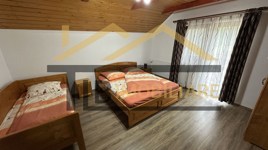 Vila cu 8 camere de vanzare, teren 1580mp, Zona Praid - Poză 13