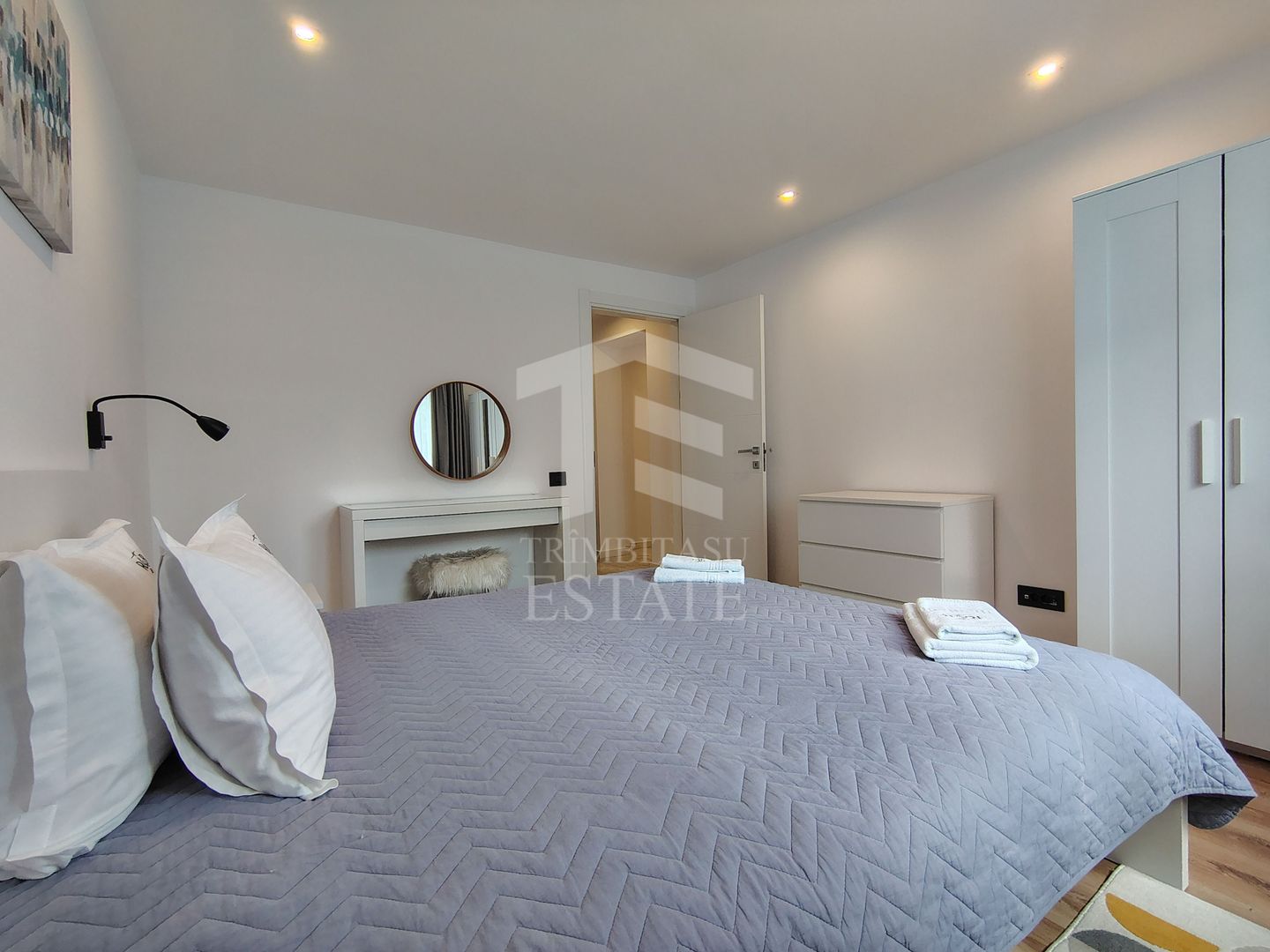 Mobilat utilat integral MODERN | Decomandat | Predeal - Poză 9