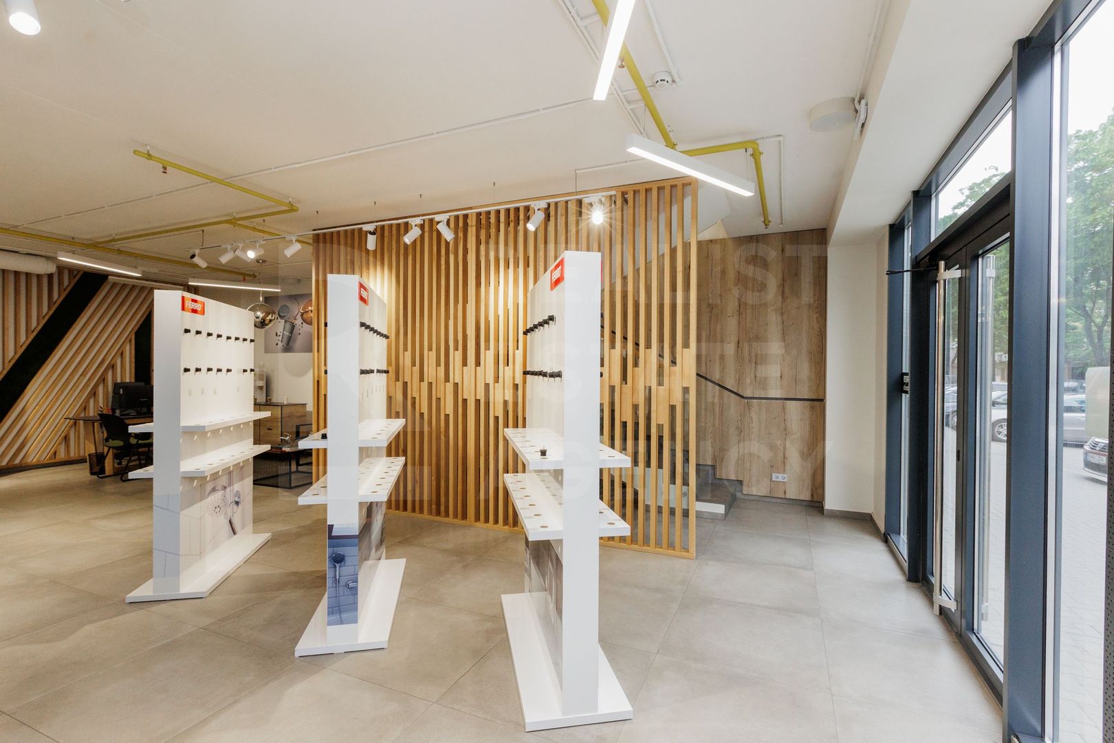 Vânzare, spațiu comercial, amplasat în Ungheni, pe str. Mihai Eminescu - Poză 45