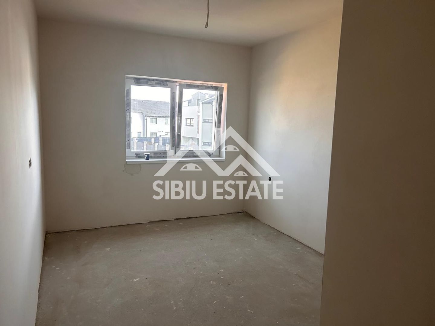 Apartament 3 Camere, 2 Băi și Balcon + POD - Poză 4