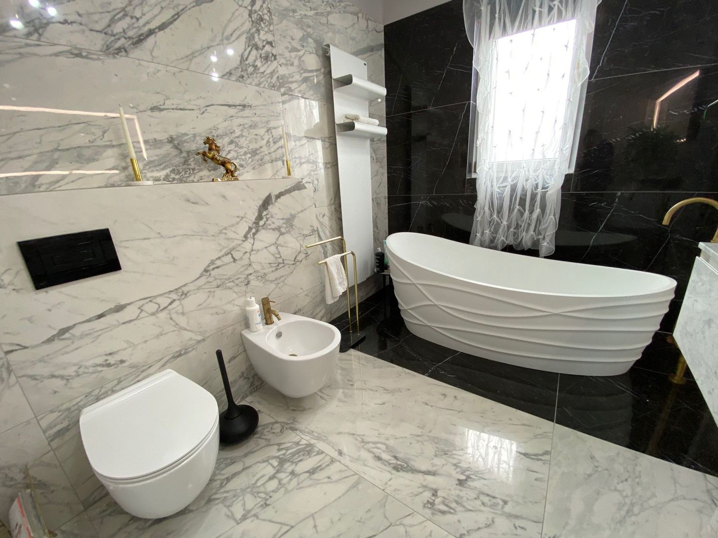 Vila deosebita cu piscina zona Dumbravita - Poză 11