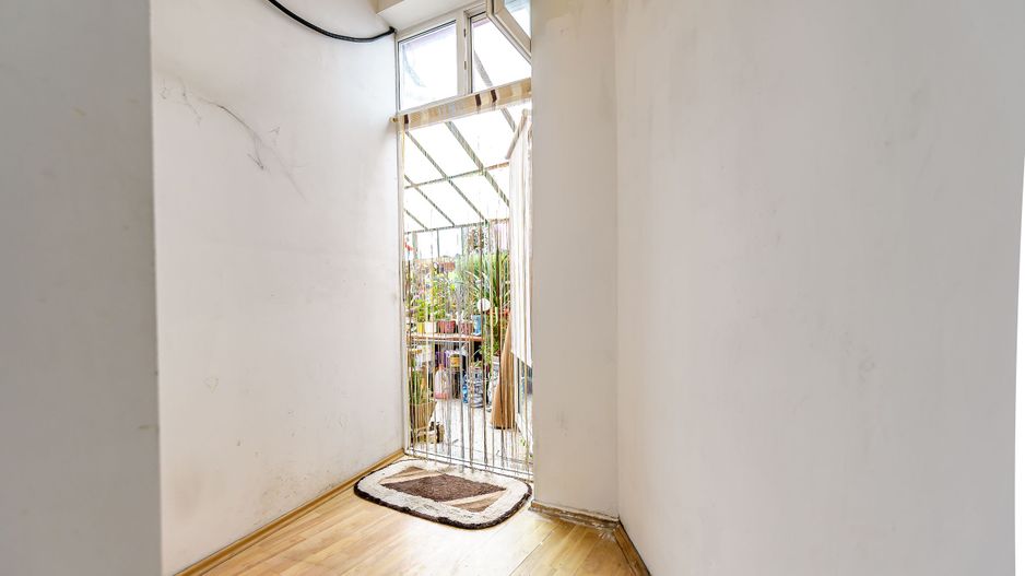 Apartament cu 2 camere, la curte comună, în Grădște. - Poză 7