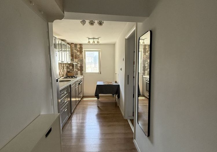 APARTAMENT  RENOVAT COMPLET MOBILAT METROU ZONA PIATA VICTORIEI - Poză 5