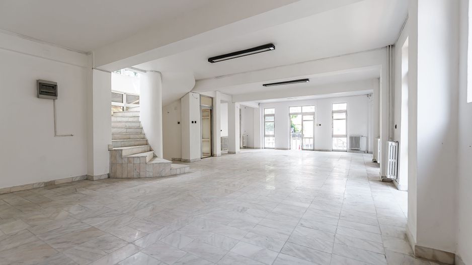 Imobil versatil, ideal pentru investiție, zonă cu trafic intens, Arad - Poză 3