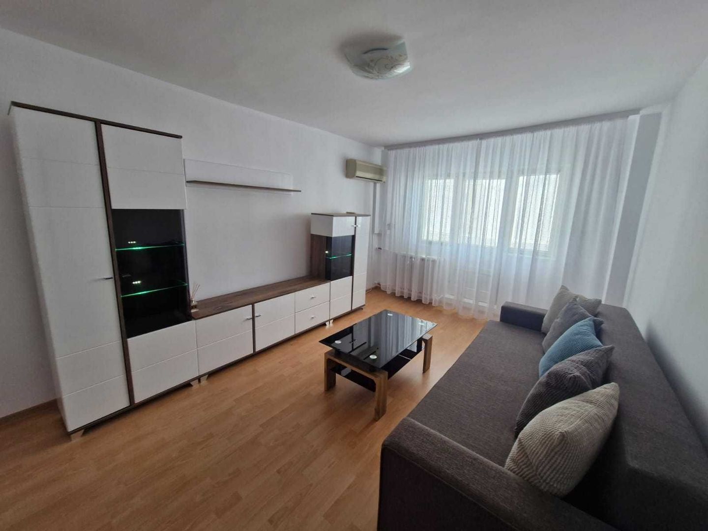 🏢 De Inchiriat: Apartament 2 Camere Metrou Piața Sudului – Sun Plaza - Poză 1