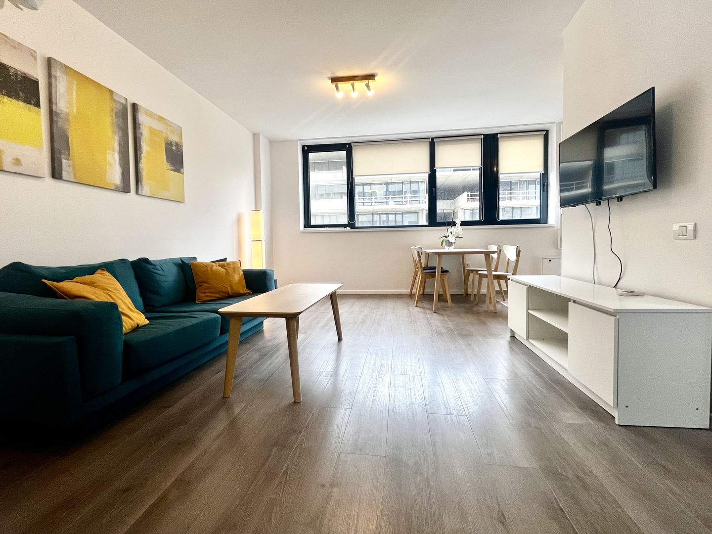 Apartament 2 camere, vibrant si primitor, cu parcare, in XCITY-TOWER - Poză 3