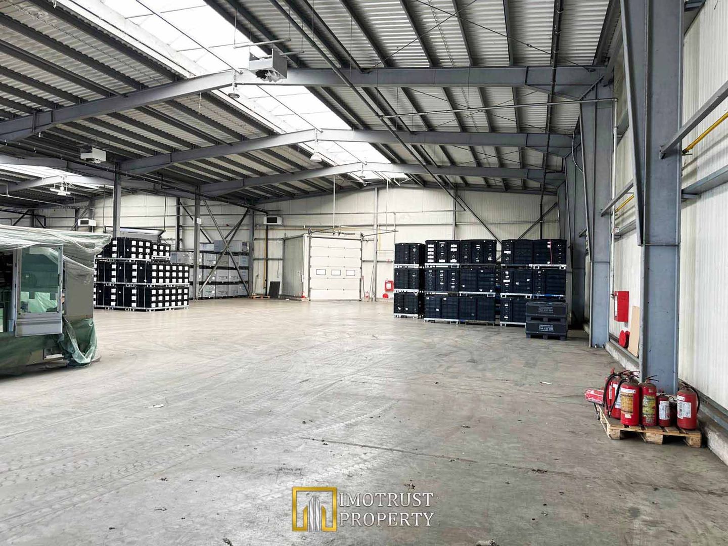 De Inchiriat Hala industria- PREMIUM – 720 mp, Arad | Doc, rampă TIR - Poză 4