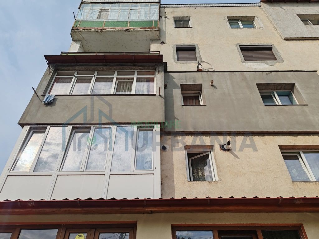Apartament 2 camere decomandat, central, Târgu Frumos, vizavi de Spitalul Orășenesc - Poză 2