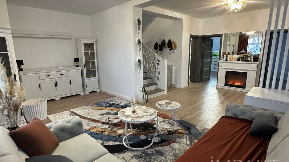 Casa superba de vanzare, situata intr-o zona aerisita a Dezmirului! - Poză 2